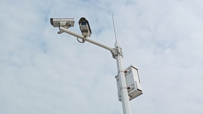 独居老人摔倒无人知？远程看护摄像头这样选